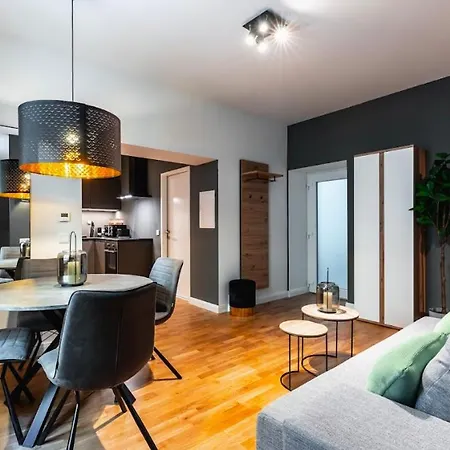 Authentic Apartment Next To Schwedenplatz Vienna Exterior photo