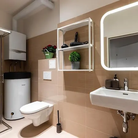 Authentic Apartment Next To Schwedenplatz Vienna Exterior photo